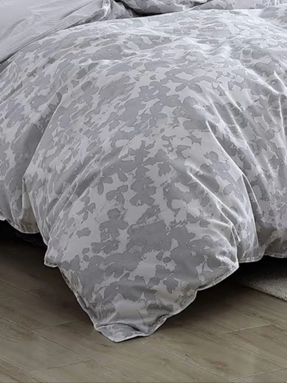 Kenneth Cole New York 100% Organic Cotton Merrion 3pc Comforter Set Full/Queen.